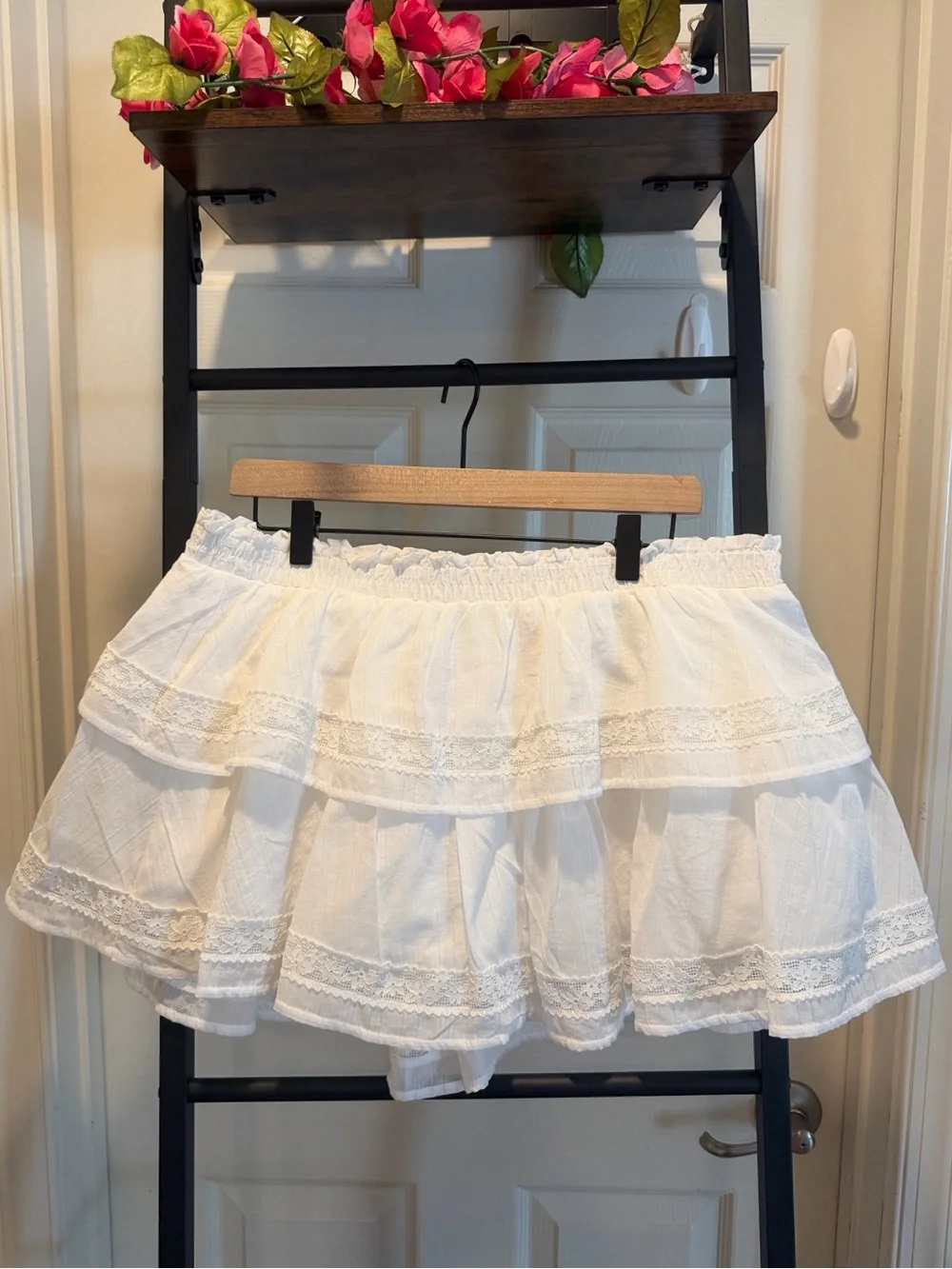 White Tiered Lace Mini Skort Y2K Beach Skirt/ Skort Vacation Skort - Picture 8 of 10